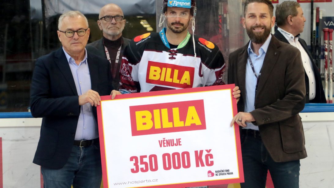 BILLA přispěla 350 000 Kč do Nadačního fondu HC Sparta Praha